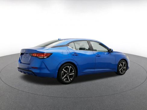 Used 2025 Nissan Sentra SV FWD image 11