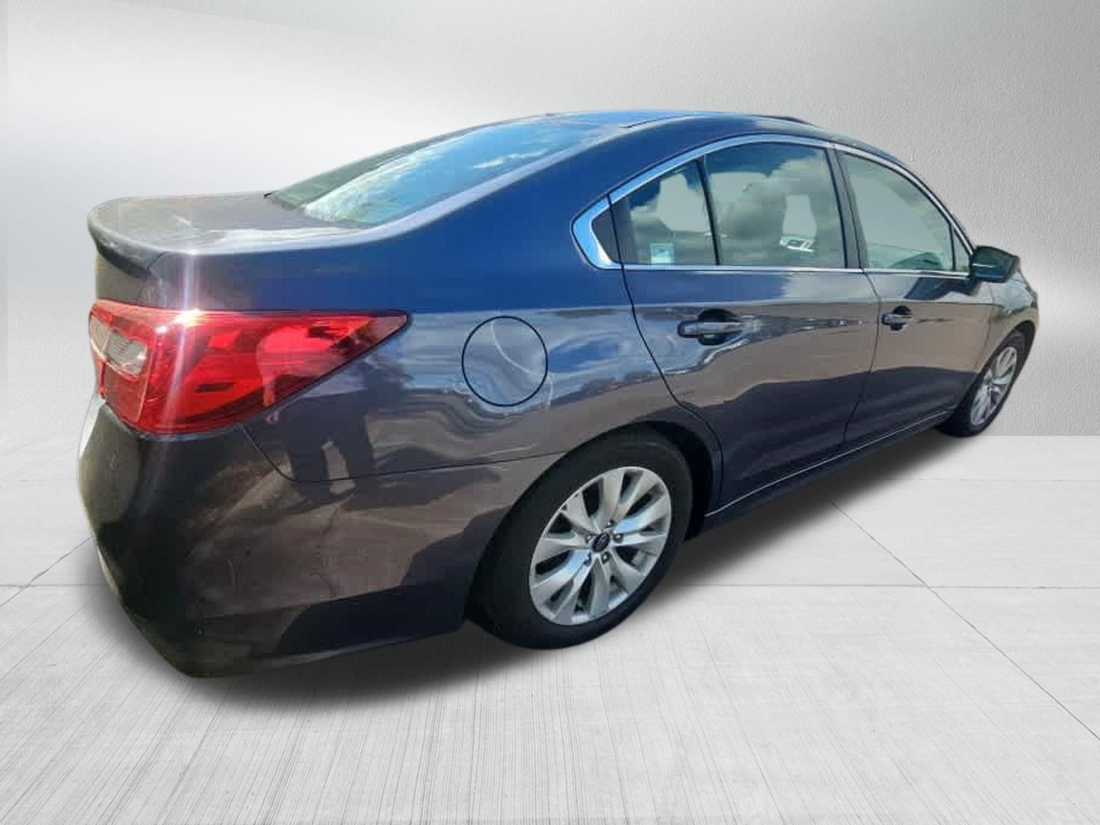 Used 2015 Subaru Legacy 2.5i Premium w/ Moonroof Package AWD/4WD image 4