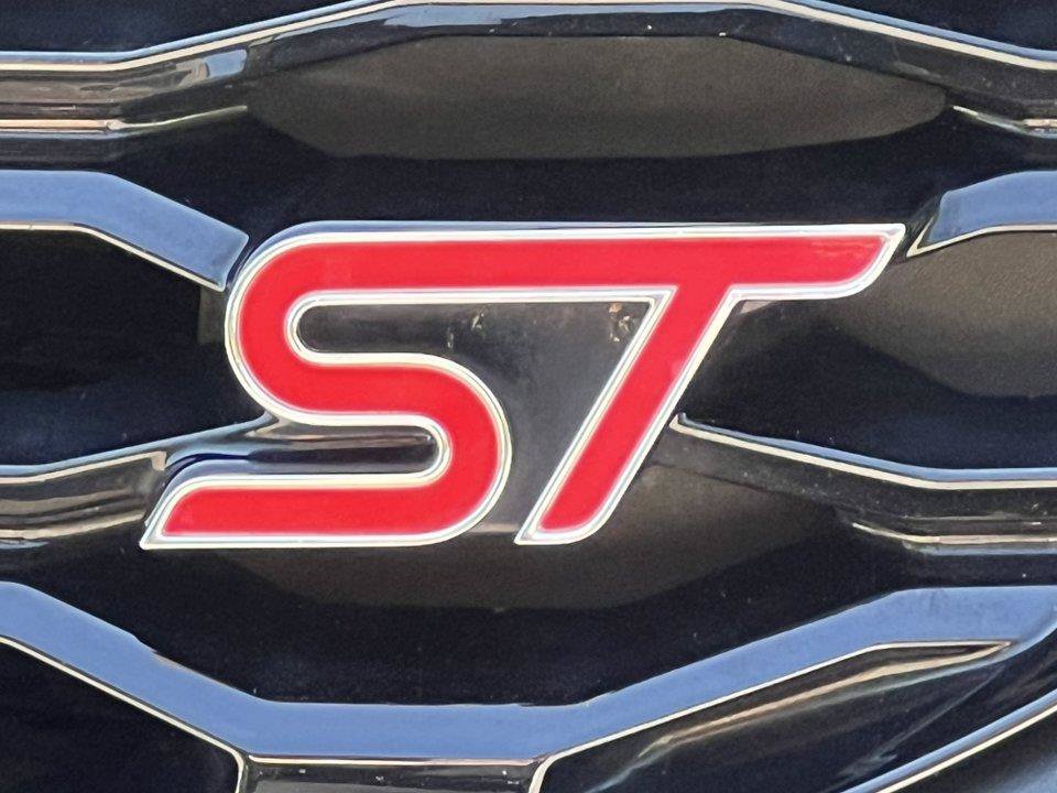 Used 2020 Ford Explorer ST w/ ST Street Pack AWD/4WD image 2