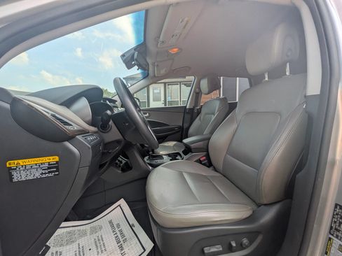 Used 2017 Hyundai Santa Fe SE AWD/4WD image 18
