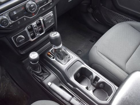 Used 2022 Jeep Wrangler Unlimited Sport image 12