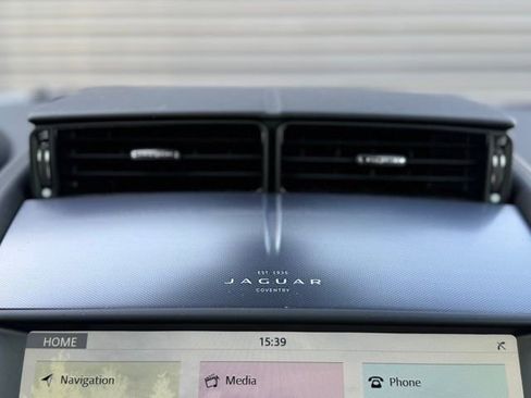 Used 2022 Jaguar F-TYPE R image 23