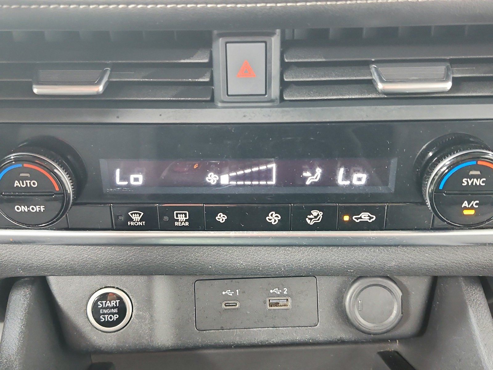 Used 2023 Nissan Rogue SV FWD image 32