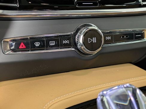 Used 2024 Volvo S90 B6 Ultimate image 32