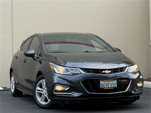 Used 2017 Chevrolet Cruze LT image 38