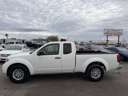 Used 2018 Nissan Frontier SV image 4