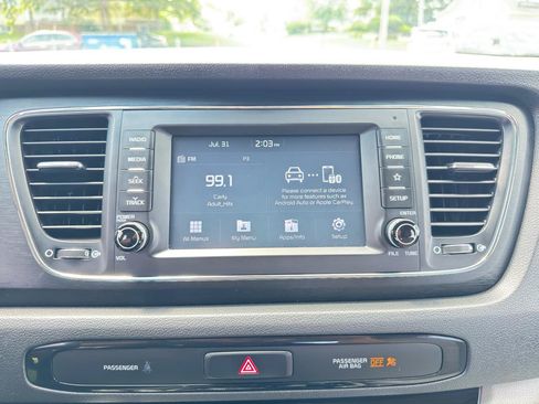 Used 2019 Kia Sedona L FWD image 22