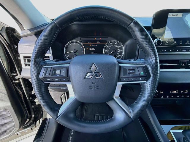 Used 2024 Mitsubishi Outlander SE FWD image 11