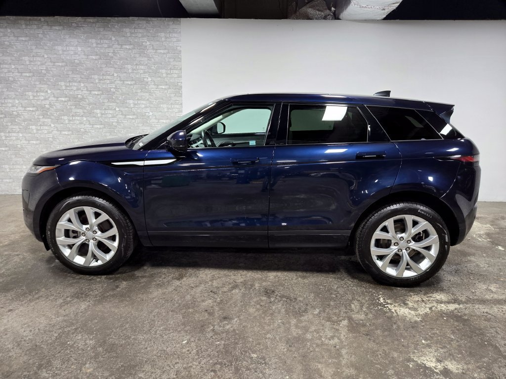 Used 2023 Land Rover Range Rover Evoque SE AWD/4WD image 2