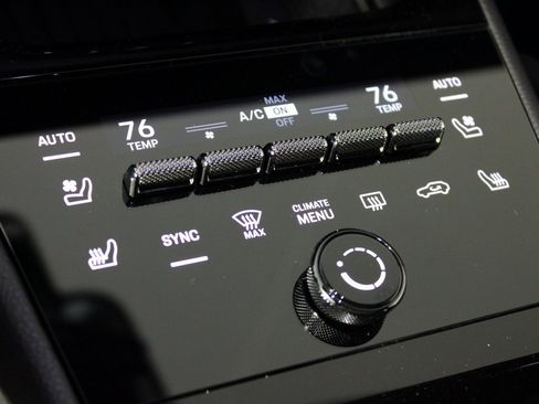 Used 2025 Porsche Cayenne Coupe image 30