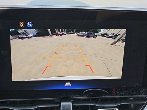 Used 2025 Chevrolet Equinox LT AWD/4WD image 18