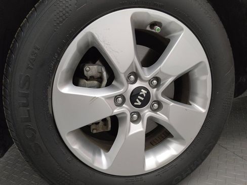 Used 2019 Kia Soul image 31