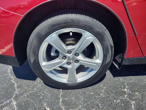 Used 2018 Chevrolet Volt LT w/ Comfort Package FWD image 7