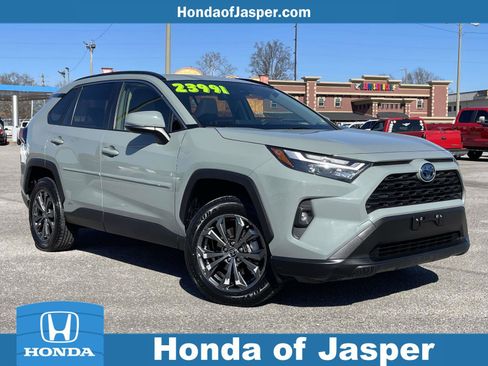 Used 2022 Toyota RAV4 XLE Premium image 1