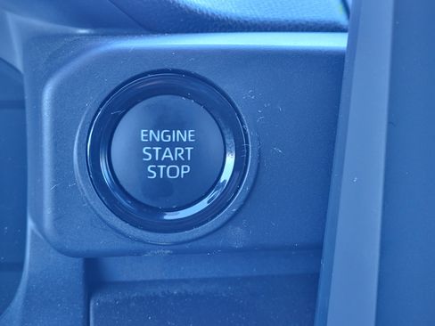 Certified 2025 Toyota Tacoma SR5 image 8