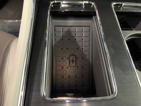 New 2026 Lincoln Aviator AWD image 16