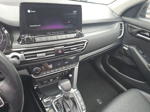 Used 2022 Kia Seltos SX w/ Sunroof Package image 30