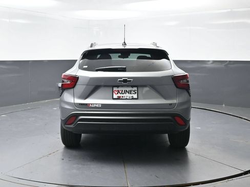 New 2026 Chevrolet Trax LT w/ Driver Confidence Package FWD image 9