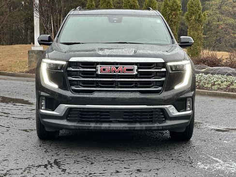 Used 2024 GMC Acadia Elevation image 3