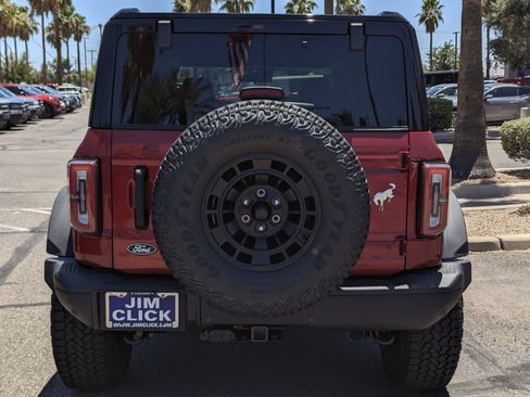 New 2026 Ford Bronco Badlands w/ Sasquatch Package AWD/4WD image 3