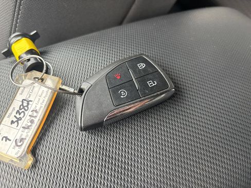 Used 2025 Chevrolet Equinox LT AWD/4WD image 25