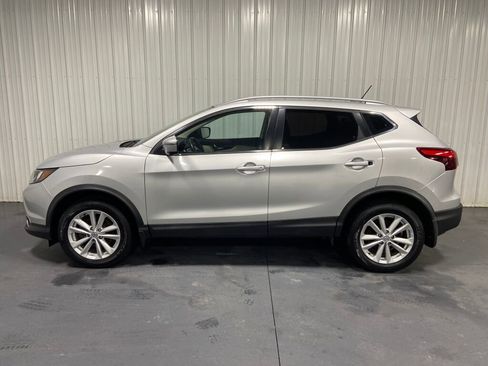 Used 2018 Nissan Rogue Sport SV w/ SV Technology Package image 4