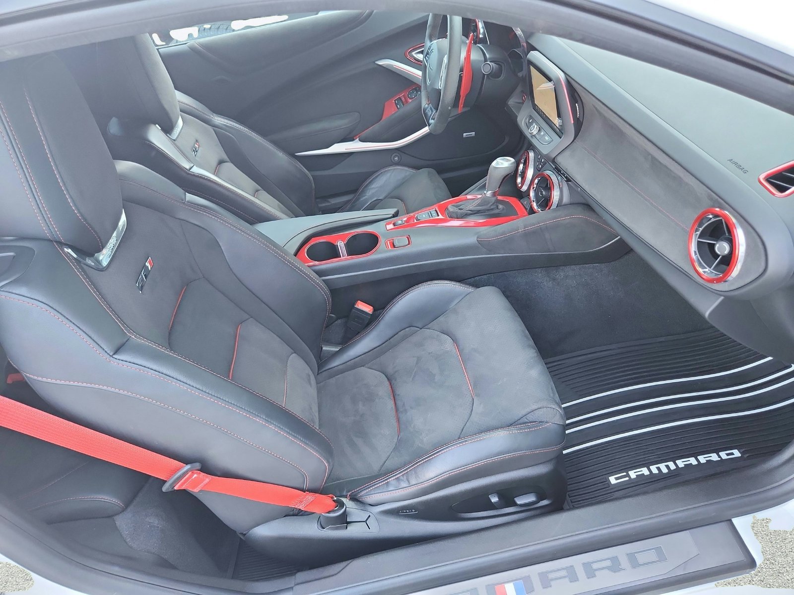 Used 2019 Chevrolet Camaro ZL1 RWD image 26