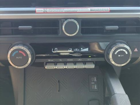 Certified 2025 Toyota Tacoma TRD Off-Road AWD/4WD image 20