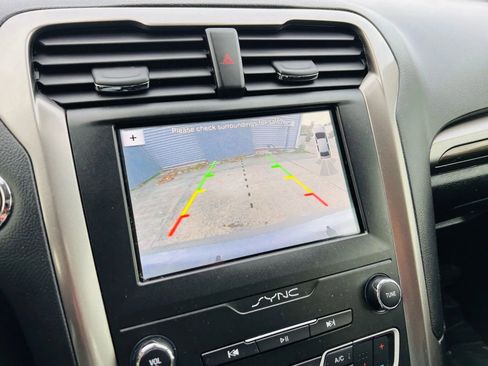 Used 2019 Ford Fusion SEL image 37