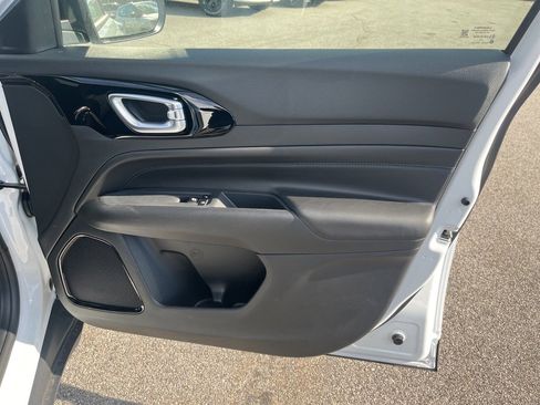 New 2026 Jeep Compass Limited image 10