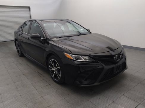Used 2020 Toyota Camry SE image 13