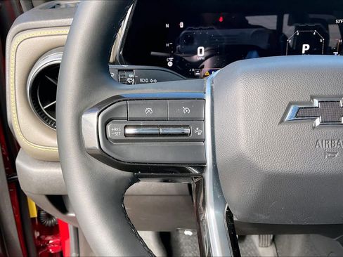 Used 2025 Chevrolet Colorado ZR2 w/ Technology Package image 22