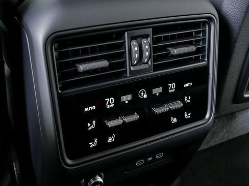 New 2026 Porsche Cayenne image 22