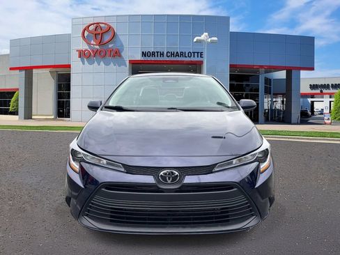 Used 2025 Toyota Corolla LE w/ Convenience Package FWD image 3