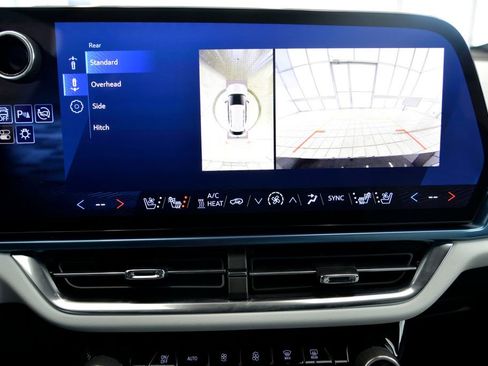 Used 2025 Chevrolet Equinox EV LT w/ Convenience Package II image 20