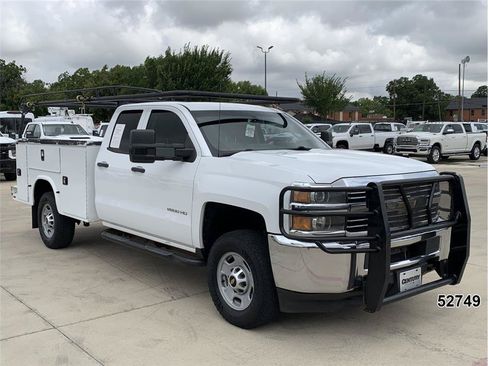Used 2018 Chevrolet Silverado 2500 W/T w/ WT Convenience Package AWD/4WD image 3