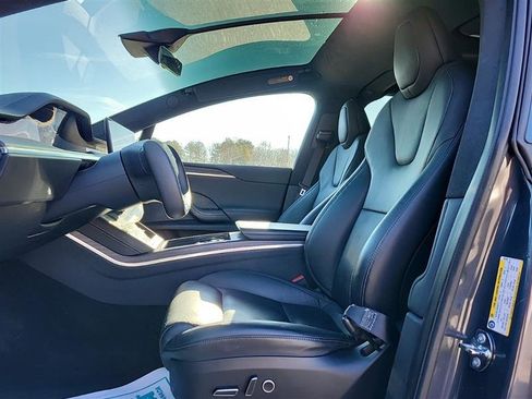 Used 2023 Tesla Model X image 7