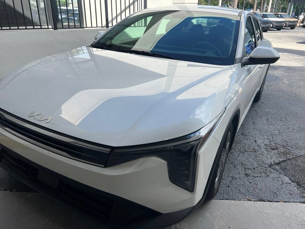 Certified 2025 Kia K4 FWD image 1
