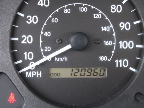 Used 2001 Chevrolet Prizm w/ Preferred Equipment Group 3 image 15