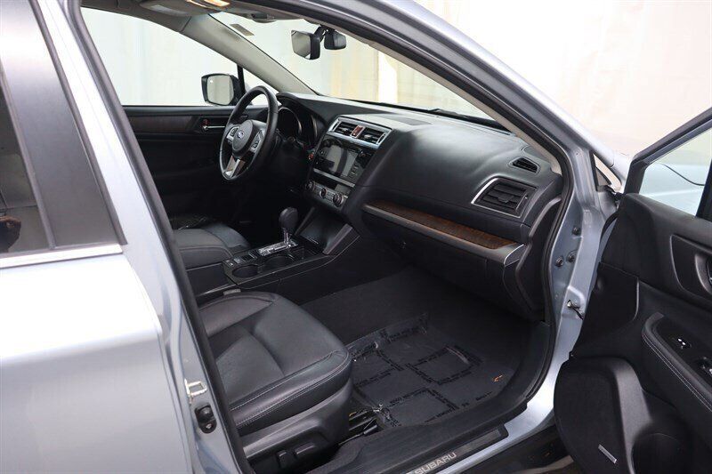 Used 2017 Subaru Outback 3.6R Limited AWD/4WD image 22