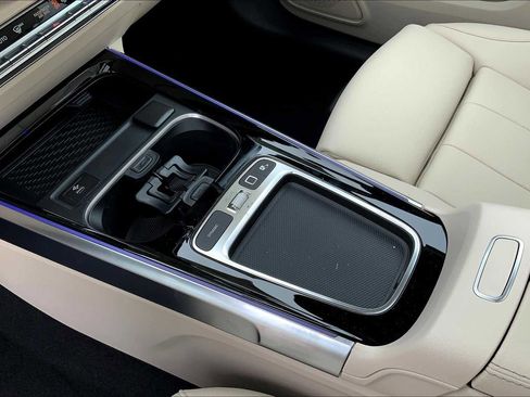 New 2025 Mercedes-Benz GLB 250 4MATIC image 7