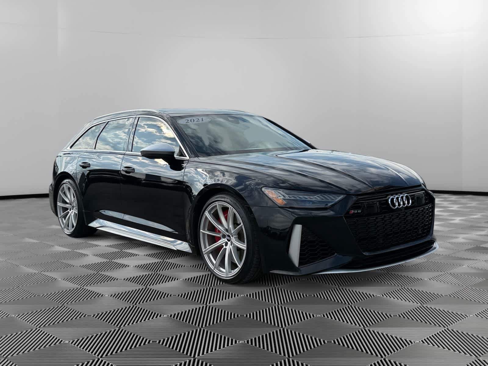 Used 2021 Audi RS 6 w/ Executive Package AWD/4WD image 3