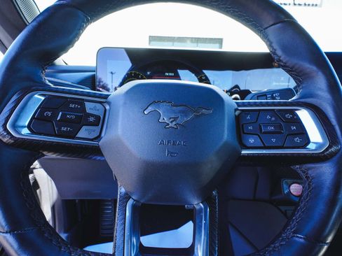 Used 2025 Ford Mustang Premium image 24