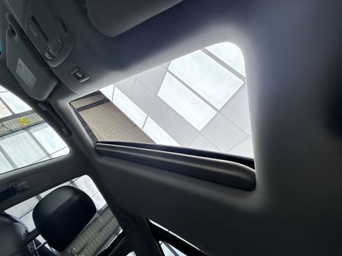 Used 2018 Nissan Pathfinder Platinum image 36