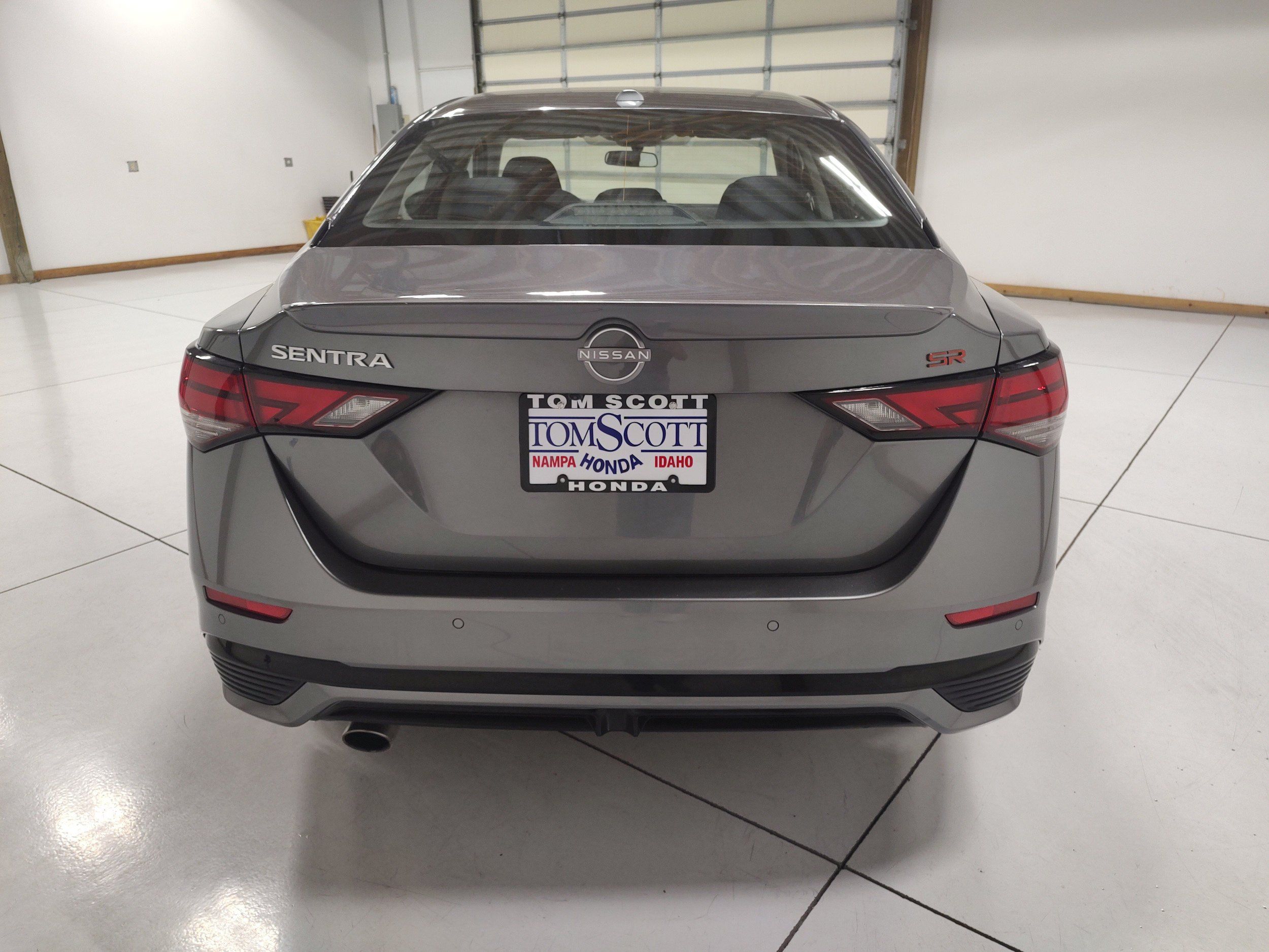 Used 2025 Nissan Sentra SR FWD image 12