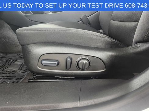 Used 2023 Chevrolet Malibu LT FWD image 11