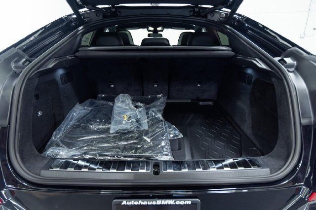 New 2027 BMW X6 M60i AWD/4WD image 13