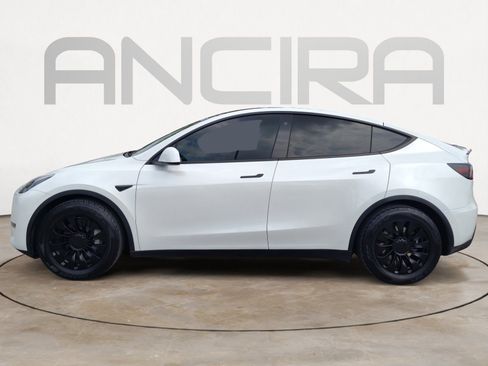 Used 2023 Tesla Model Y Long Range AWD/4WD image 9