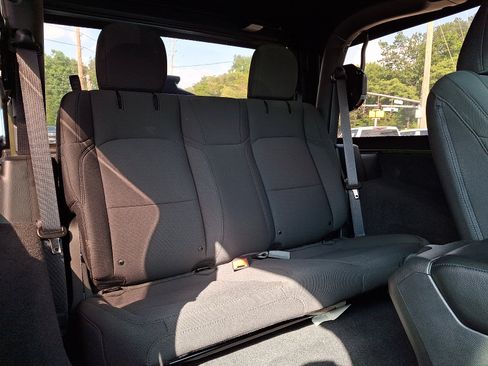 Used 2023 Jeep Wrangler Sport AWD/4WD image 10