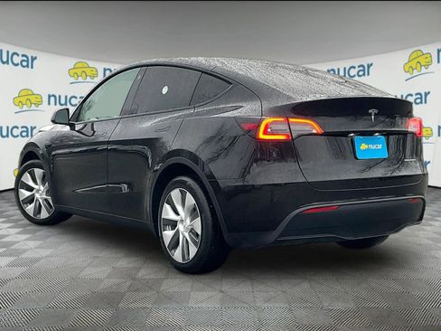 Used 2023 Tesla Model Y Long Range image 4